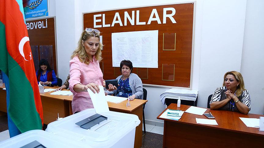 Azerbaycan da %70 lik referandum!